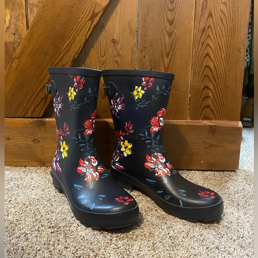 Flower rain boots! Size 10 super cute barely worn